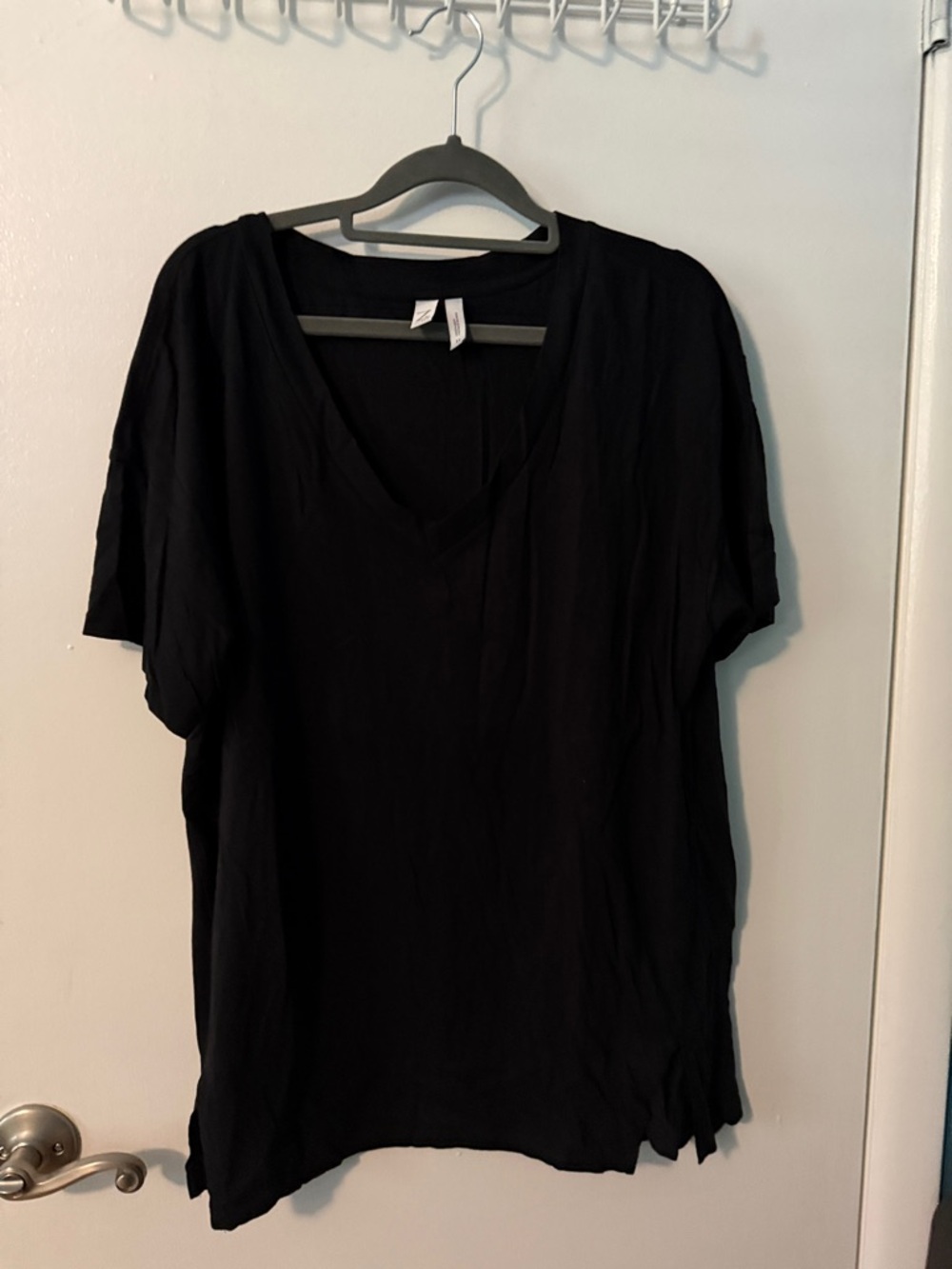 Zella Black V-Neck Short Sleeve Tee